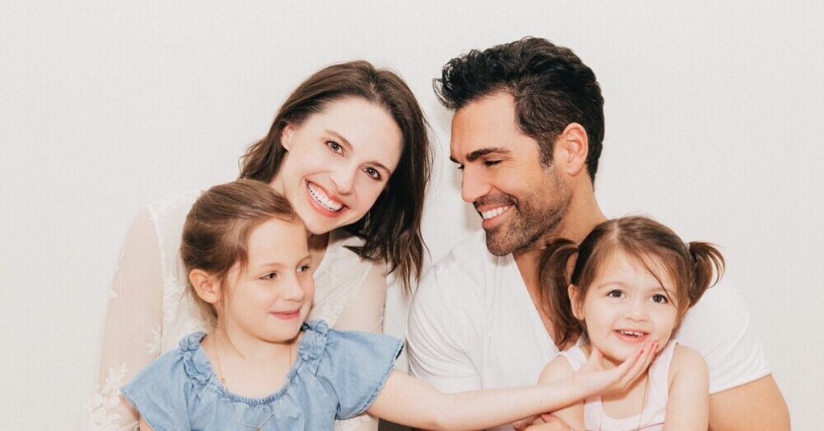  Y&R star Jordi Vilasuso and wife Kaitlyn Vilasuso launch a marriage podcast Making it Work