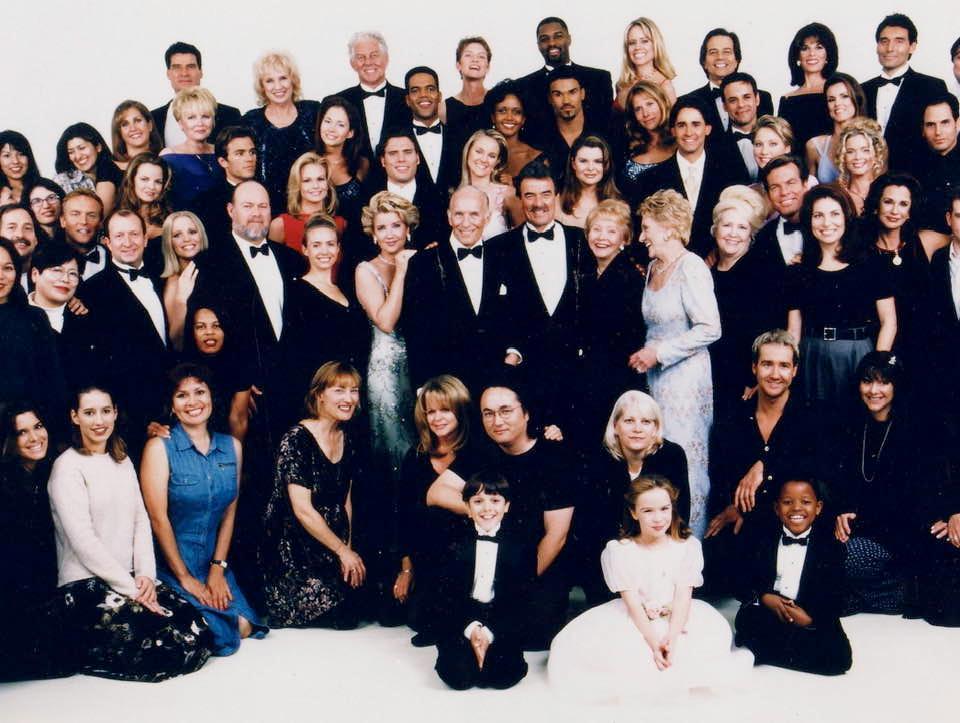 A whole team of Y&R in a group photo.